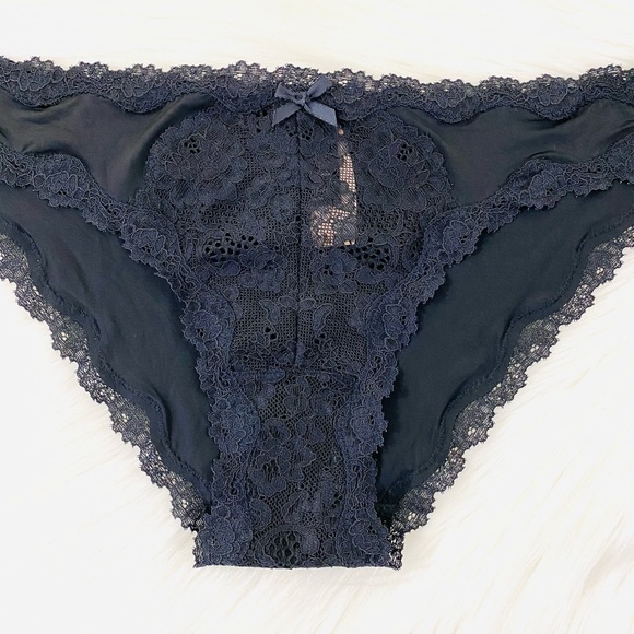 36C/M Victoria’s Secret Lined Demi Bra & Cheekini Set - Picture 7 of 11